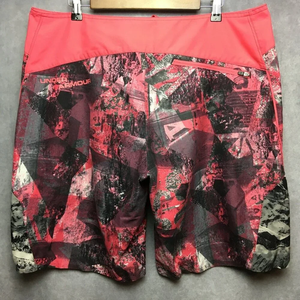 Under Armour Mens Board Shorts size 36 Poly Pink Black Trash Polka Camo‎ Swim